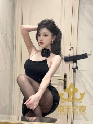 欠啪型 Lisa
