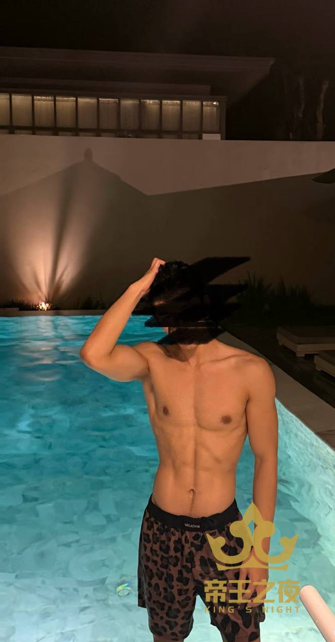 小爹系男友 Markos